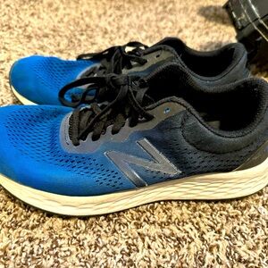 Men’s new balance sneakers - size 9